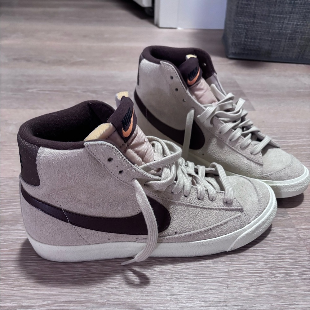 Nike Blazer Mid 77 premium size 8.5M 10W brown tan cream